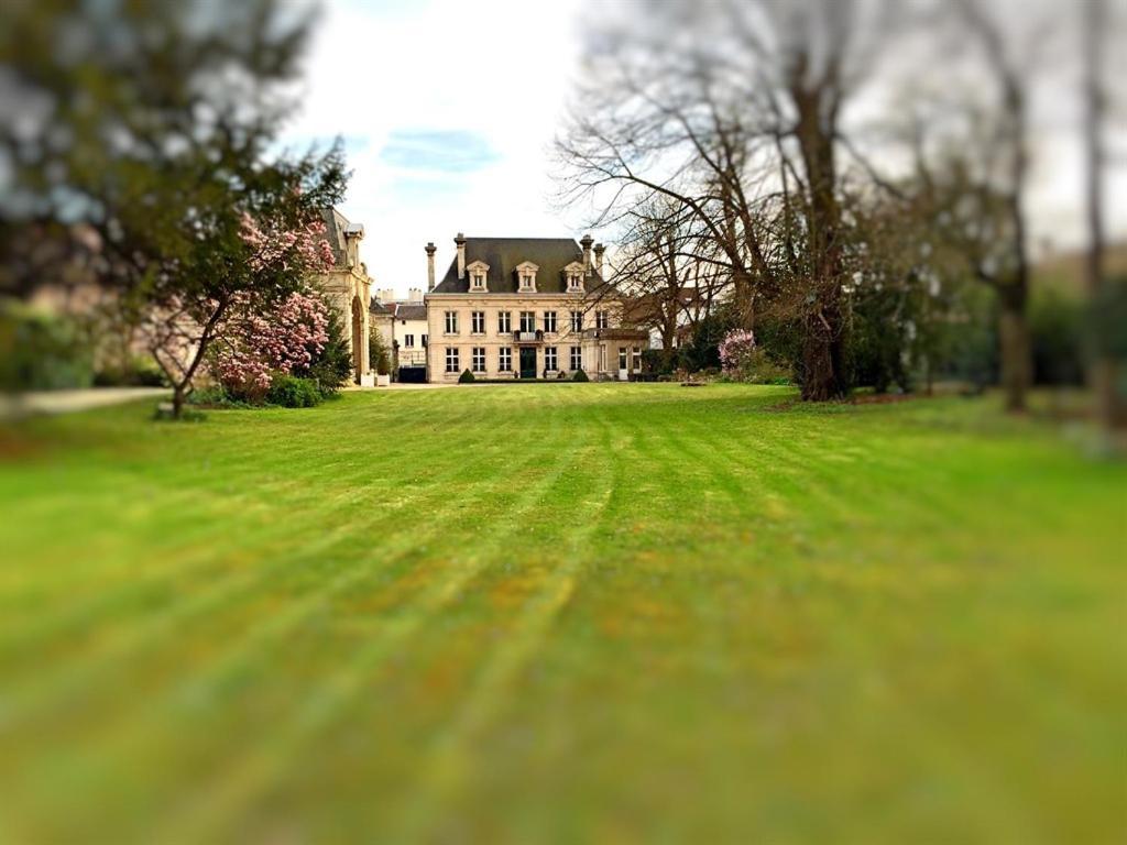 La Maison Dans Le Parc Saint-Dizier Luaran gambar
